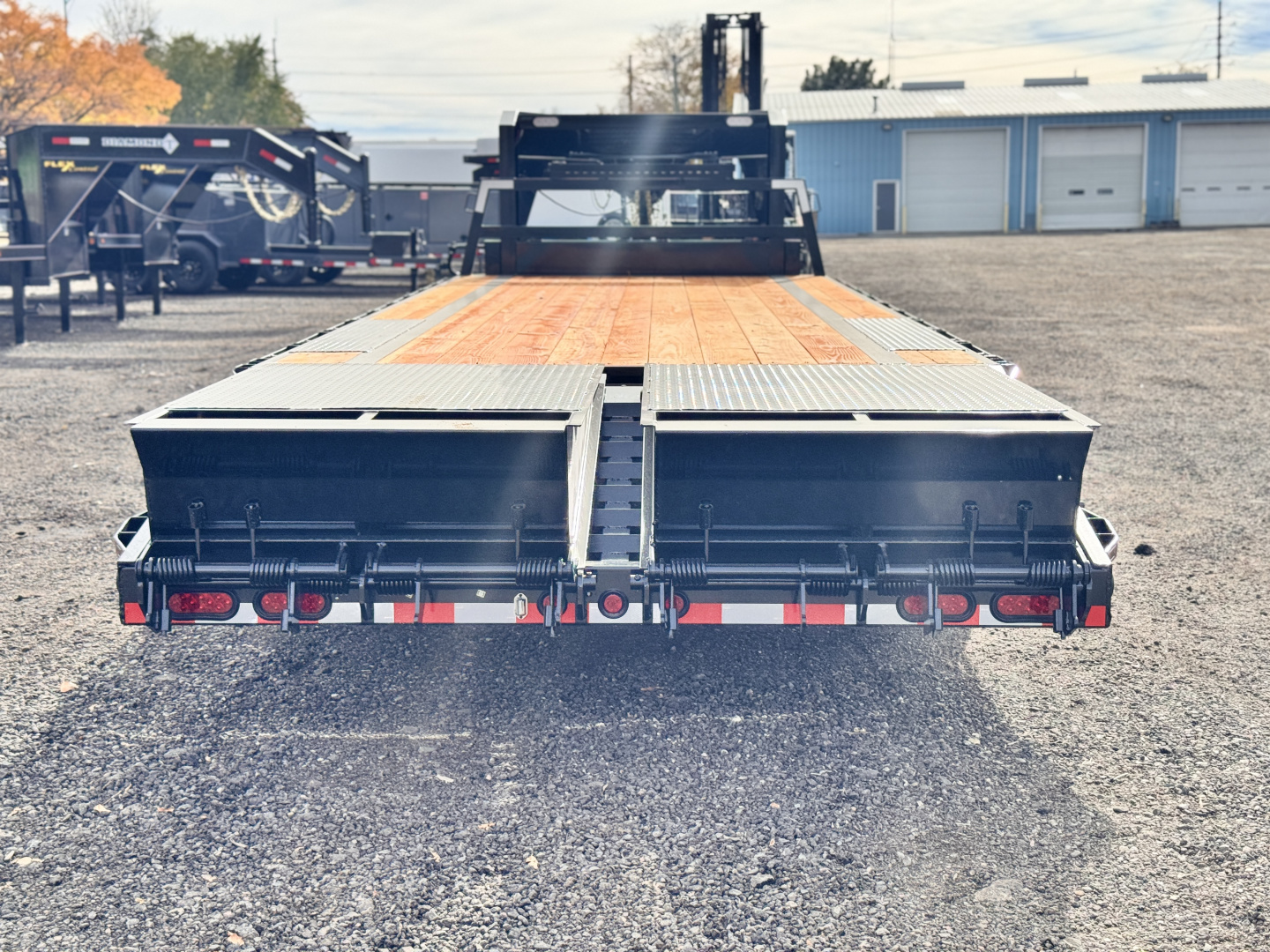 New 2026 Diamond T 8.5-25 Gooseneck Deckover Equipment Hauler 16K GVWR