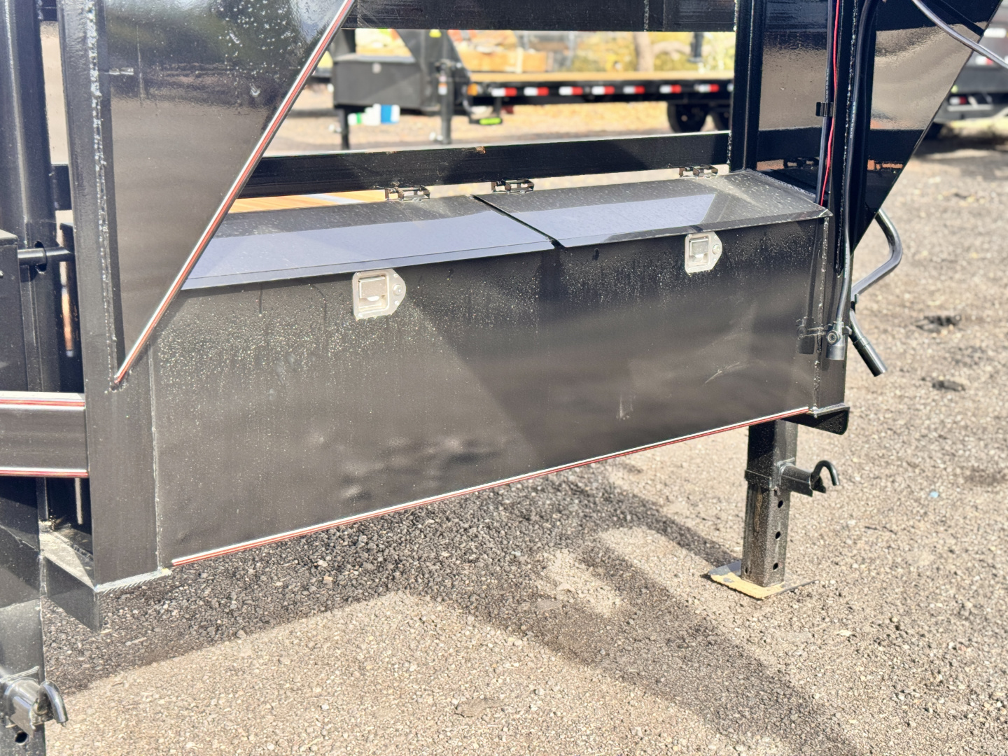 New 2026 Diamond T 8.5-25 Gooseneck Deckover Equipment Hauler 16K GVWR