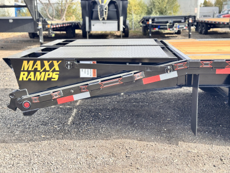 New 2026 Diamond T 8.5-25 Gooseneck Deckover Equipment Hauler 16K GVWR