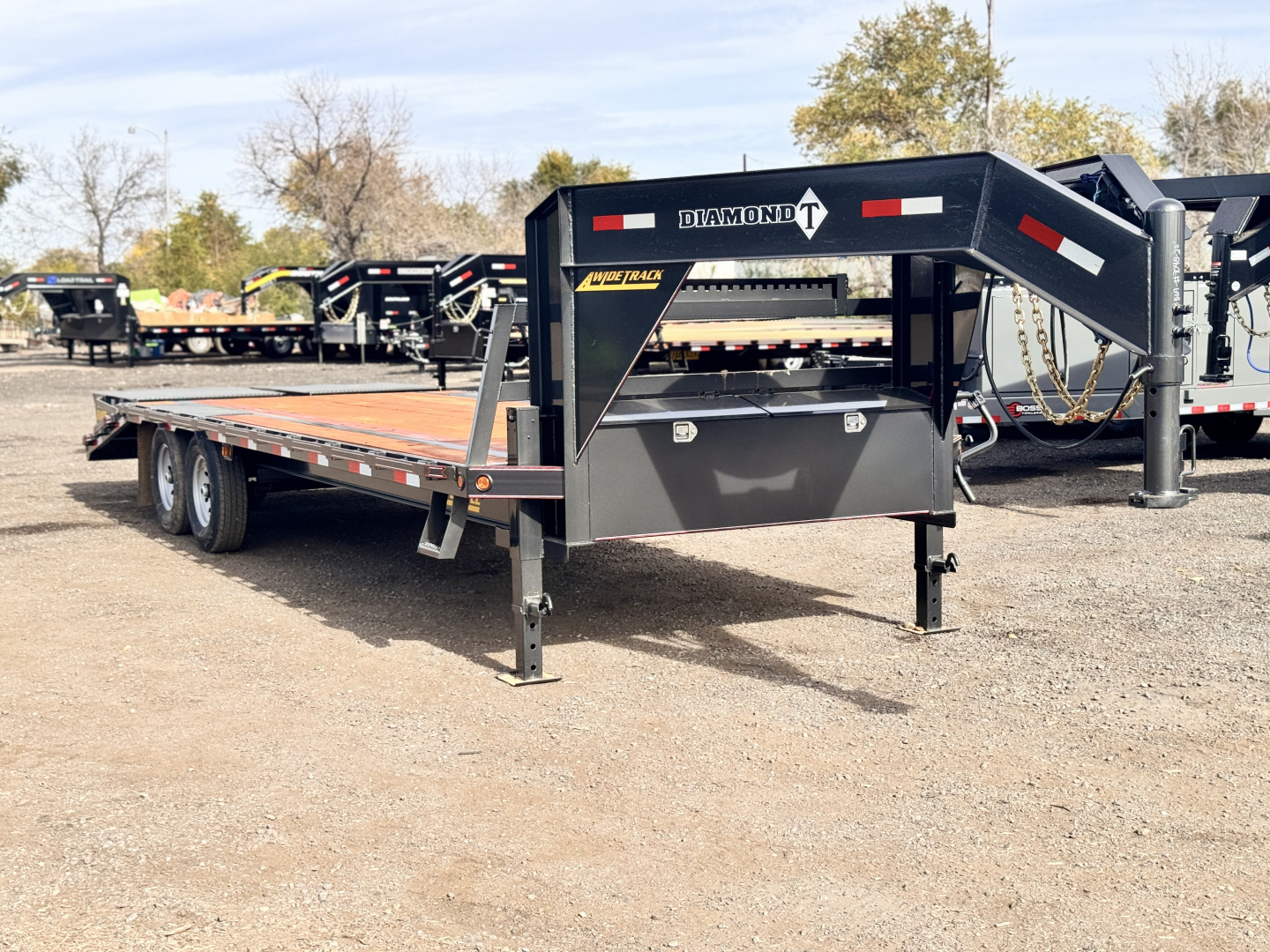 New 2026 Diamond T 8.5-25 Gooseneck Deckover Equipment Hauler 16K GVWR