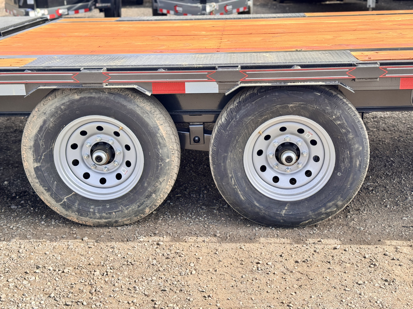 New 2026 Diamond T 8.5-25 Gooseneck Deckover Equipment Hauler 16K GVWR