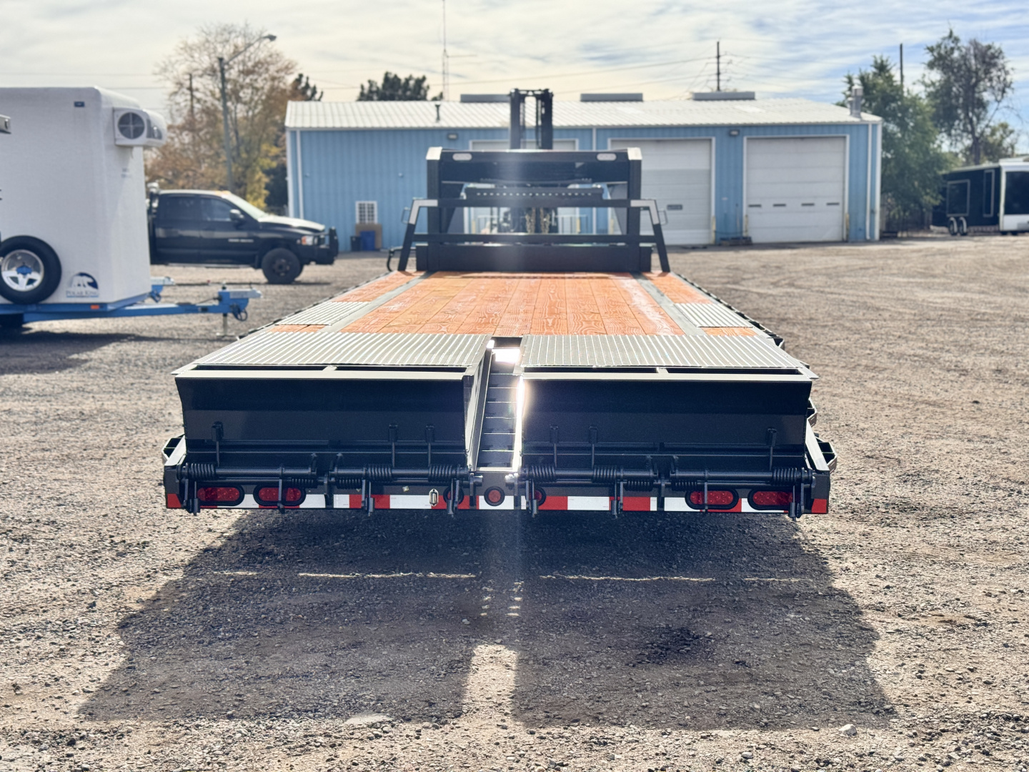 New 2026 Diamond T 8.5-25 Gooseneck Deckover Equipment Hauler 16K GVWR