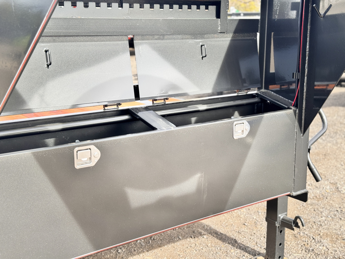 New 2026 Diamond T 8.5-25 Gooseneck Deckover Equipment Hauler 16K GVWR