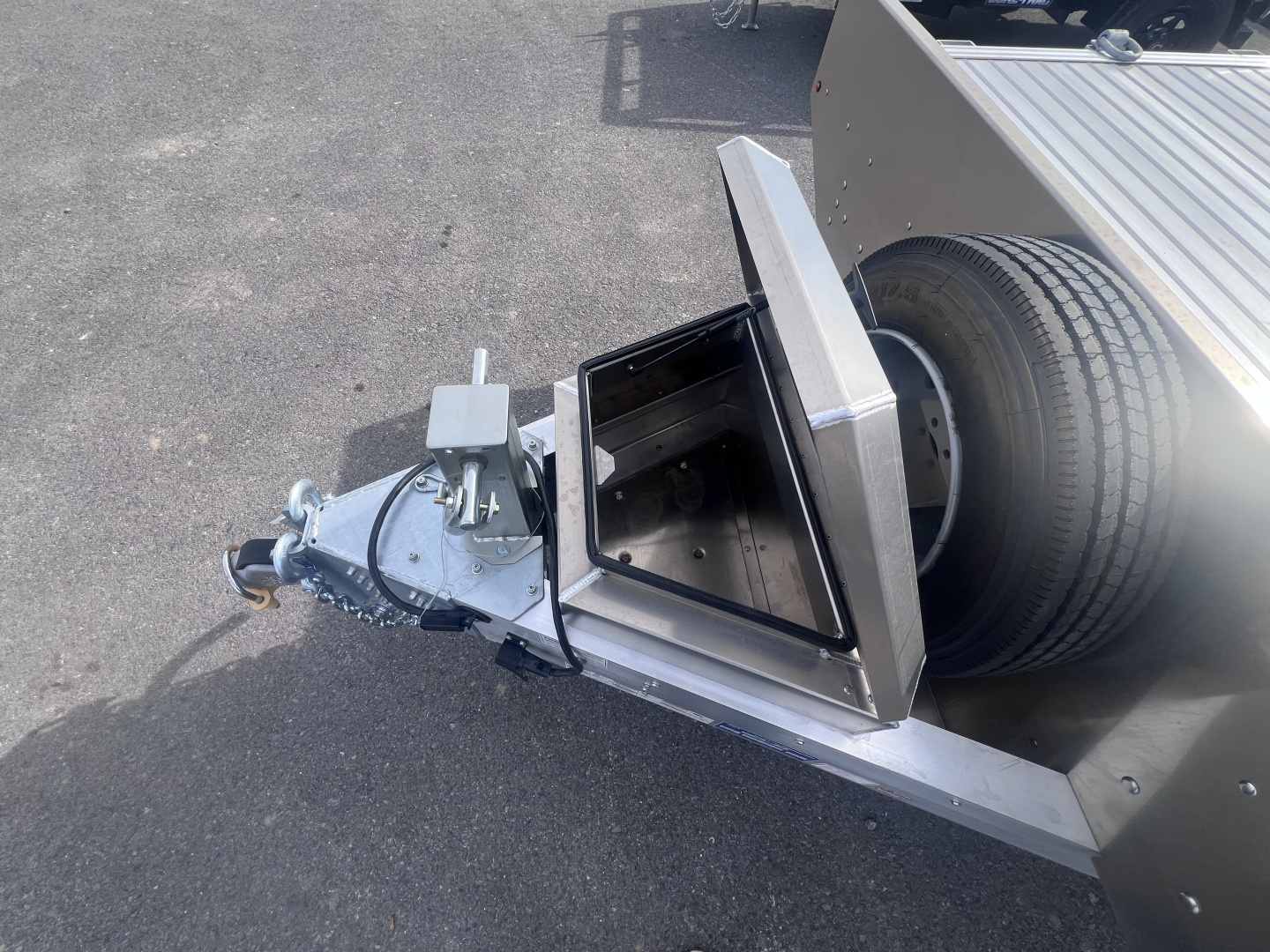 New 2025 EBY Trailers 8.5X25 16K Deckover Trailer