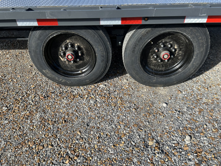 New 2026 Lamar 102" x 30' 16k Gooseneck Flatbed Trailer