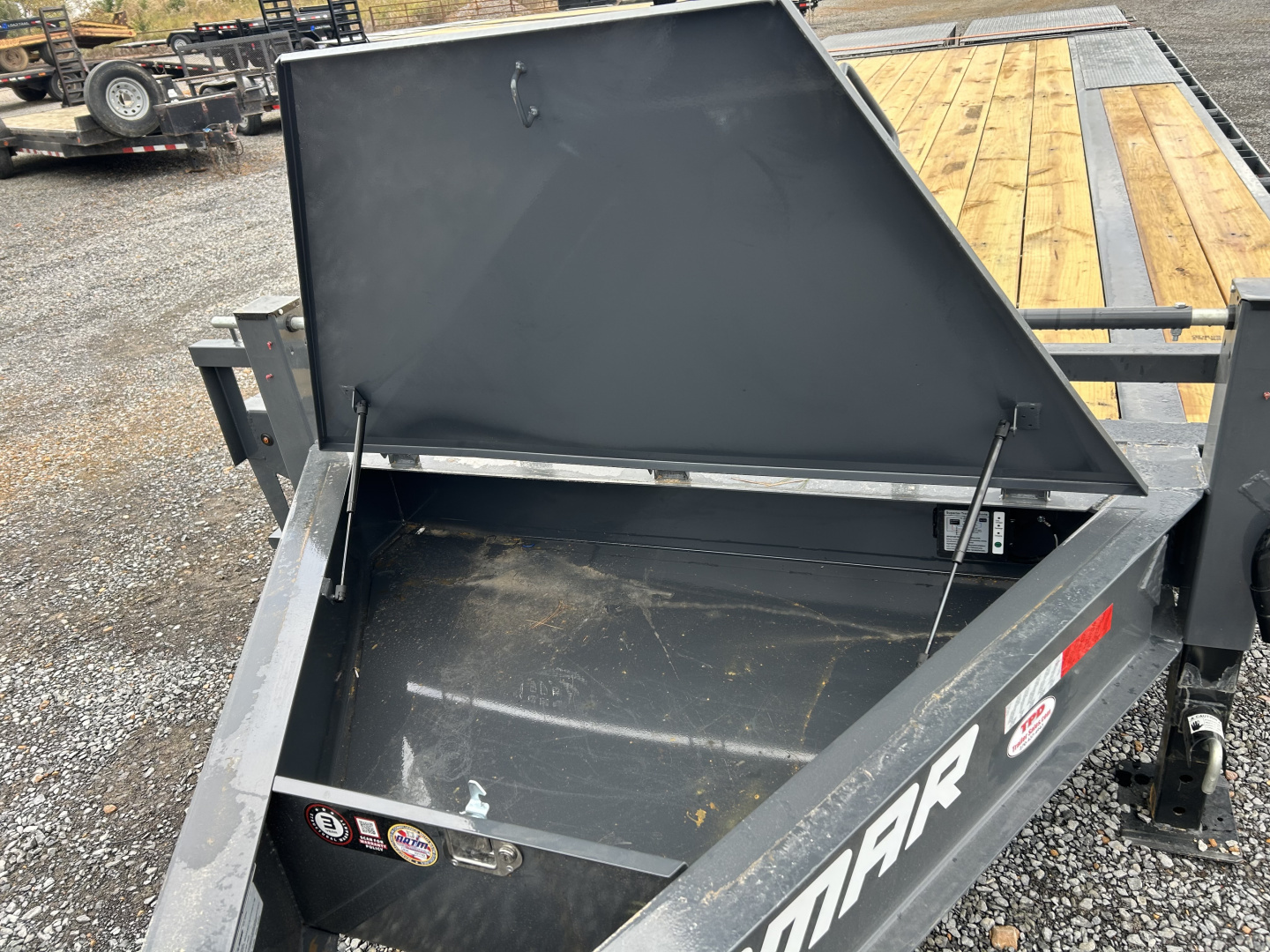 New 2026 Lamar 102" x 25' 16k Flatbed Trailer