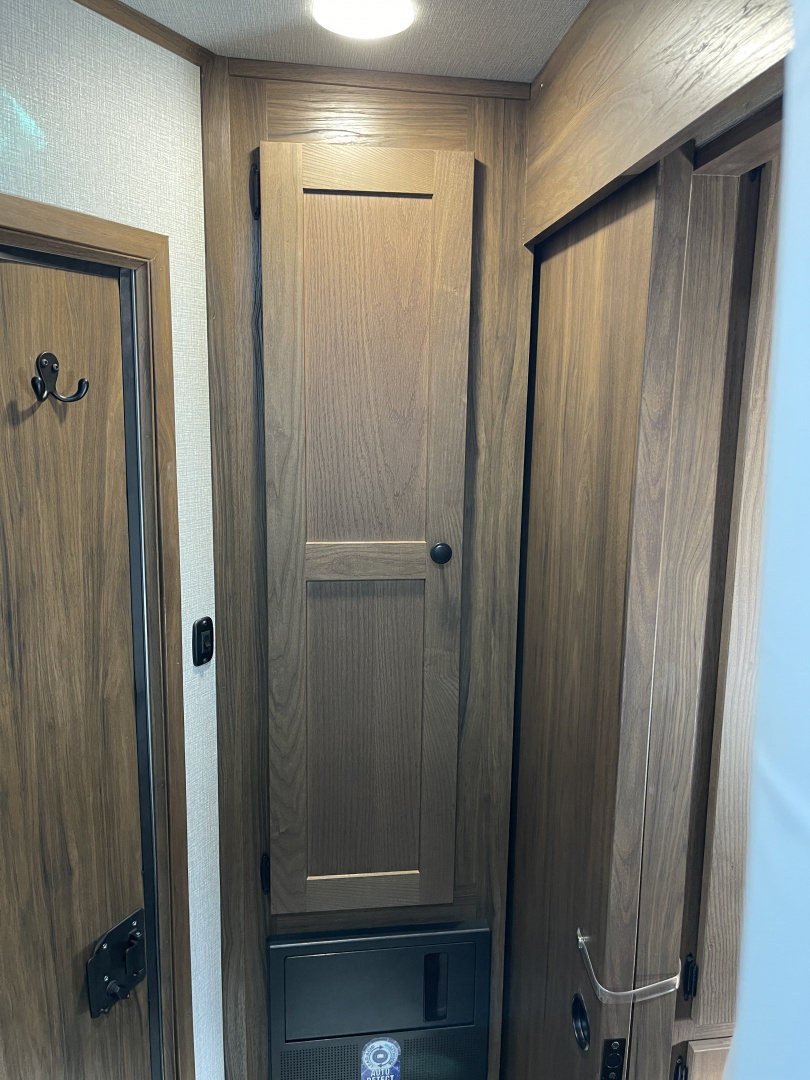 New 2026 Bison Trailers RG7308 Horse Trailer