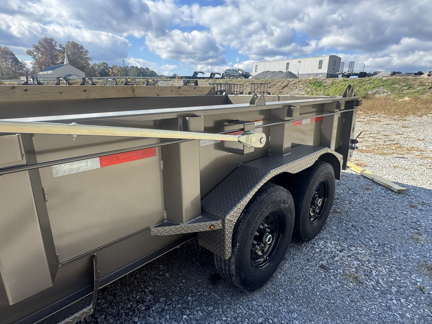 New 2026 Diamond C LPT 207 14’Dump Trailer, PACESETTER EDITION, HYDRO JACK, RAMPS