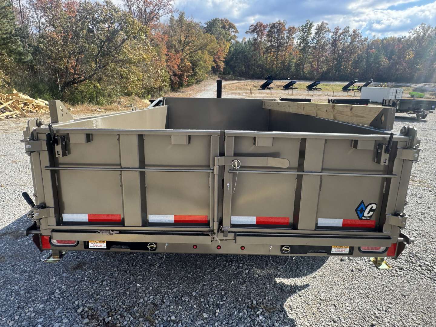 New 2026 Diamond C LPT 207 14’Dump Trailer, PACESETTER EDITION, HYDRO JACK, RAMPS