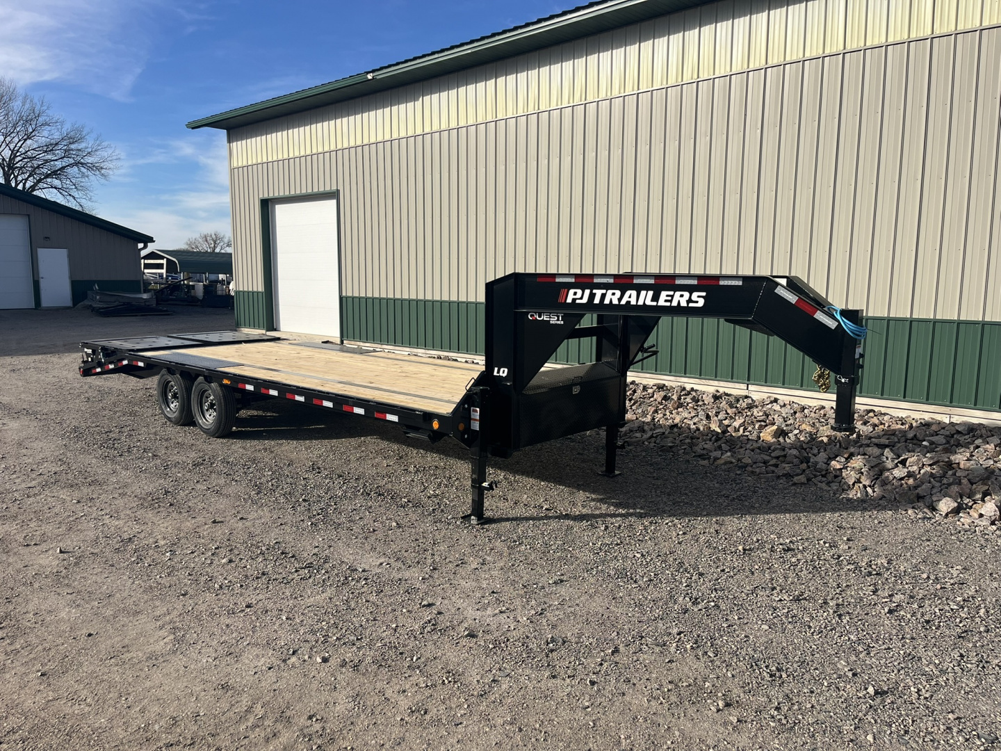 New 2026 25' 14k PJ Gooseneck Flatbed Trailer
