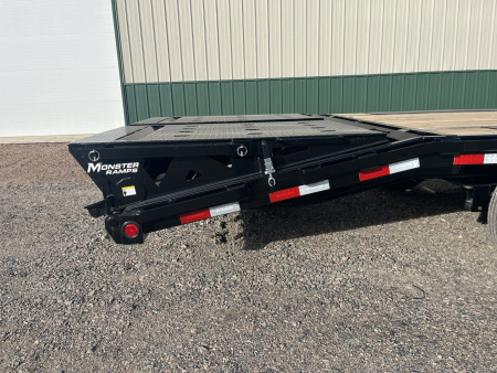 New 2026 25' 14k PJ Gooseneck Flatbed Trailer