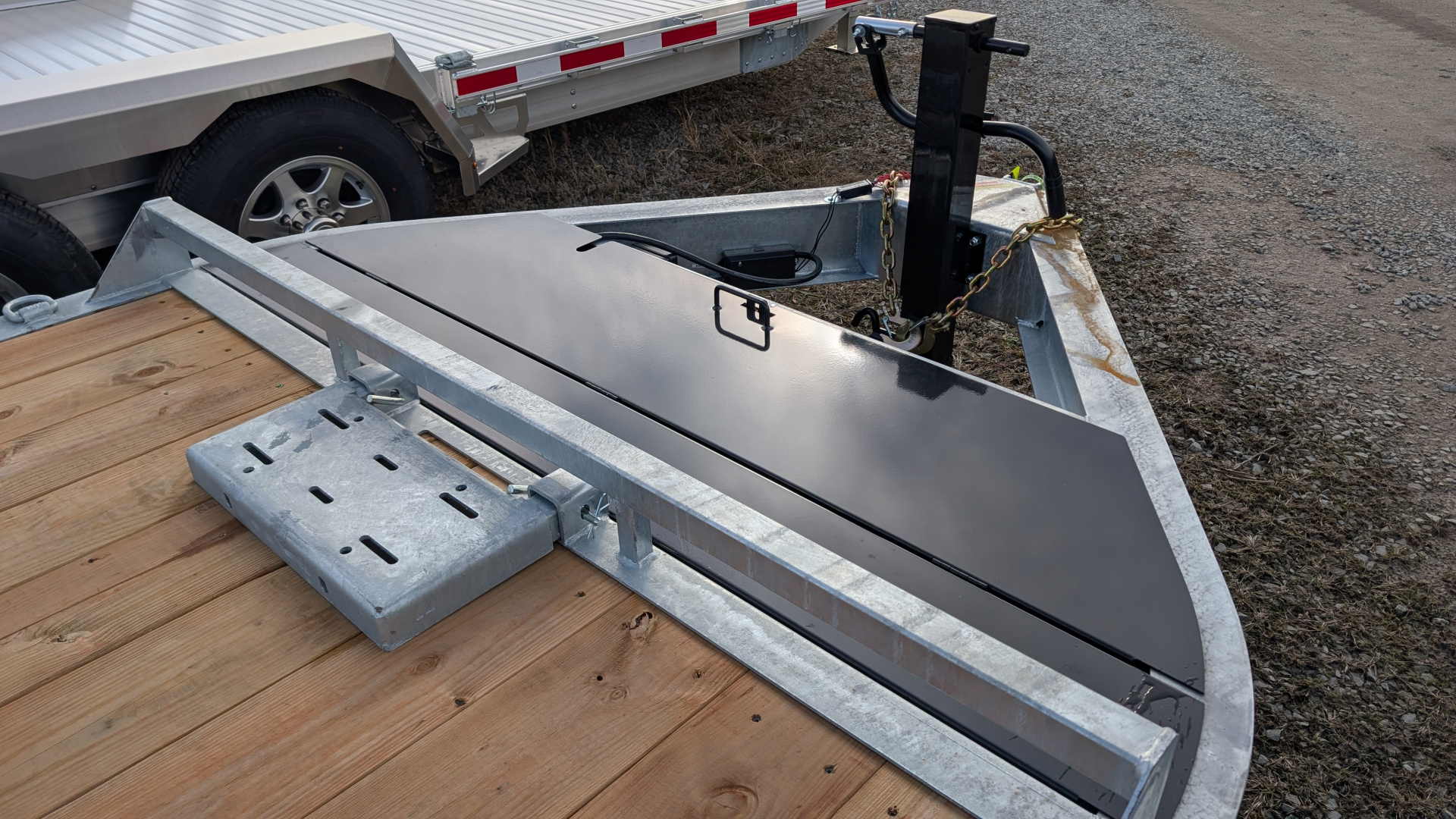 New 2026 BWise 20' (17+3) HD Lo Pro GALVANIZED Equipment Hauler w/ Full Width Self Leveling Ramps & Self Cleaning Dove Tail