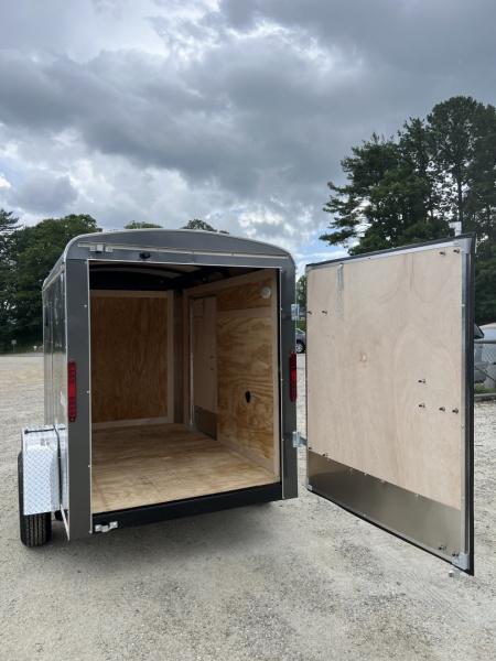 New 2026 Homesteader Trailer / Challenger Series / 5x8 / 5'7" Interior Height / Single Swing Rear Door / 32" Side Door / 24" Stoneguard / .030 Charcoal Gray Aluminum