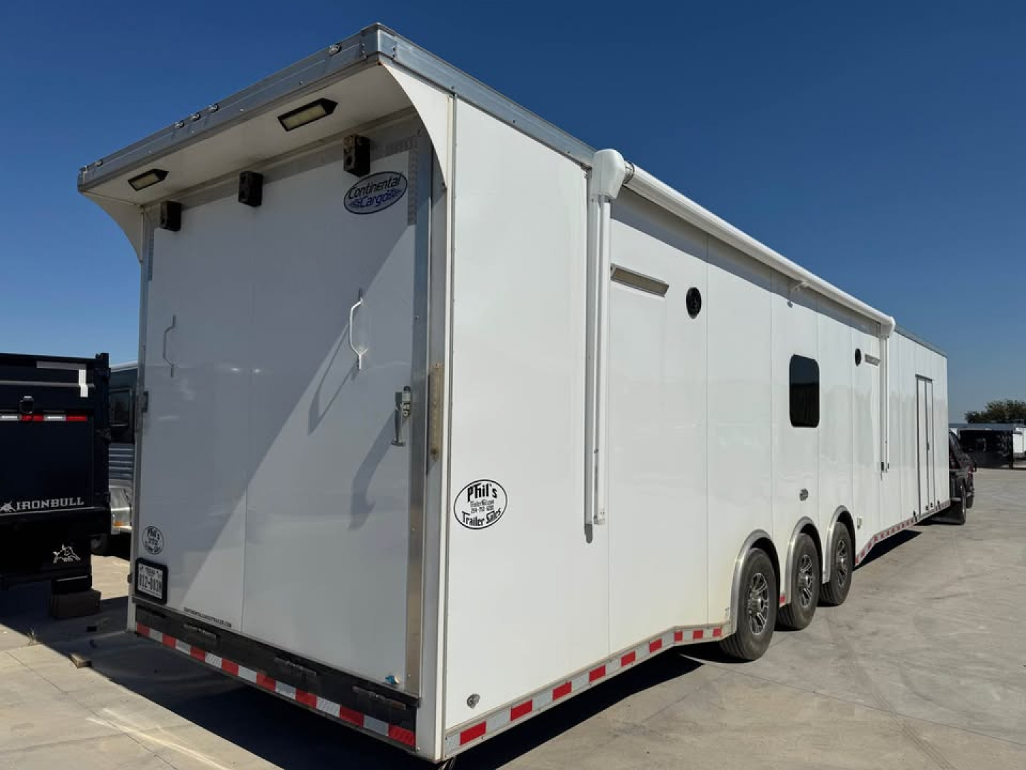 Used USED 2021 Continental Cargo 8.5X48 RACE TRAILER WITH BATHROOM PACKAGE Car / Racing Trailer