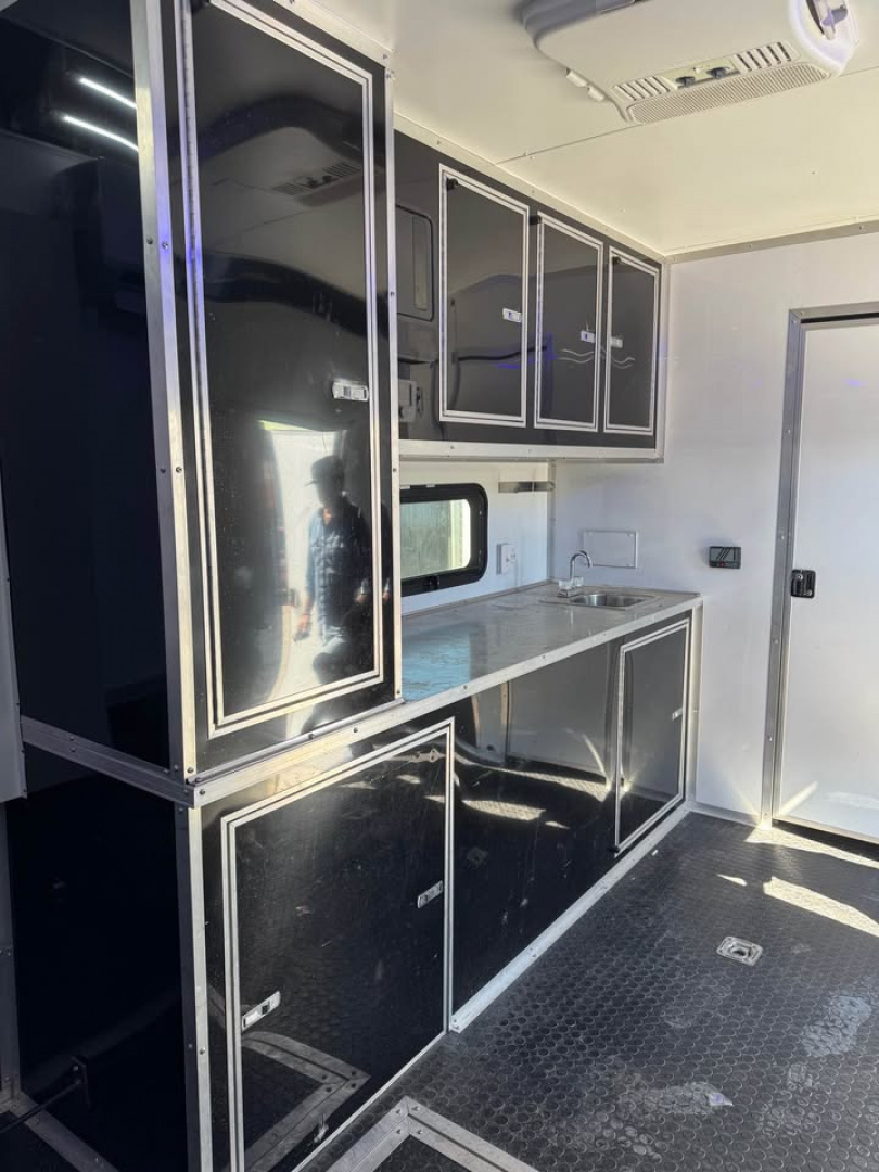 Used USED 2021 Continental Cargo 8.5X48 RACE TRAILER WITH BATHROOM PACKAGE Car / Racing Trailer