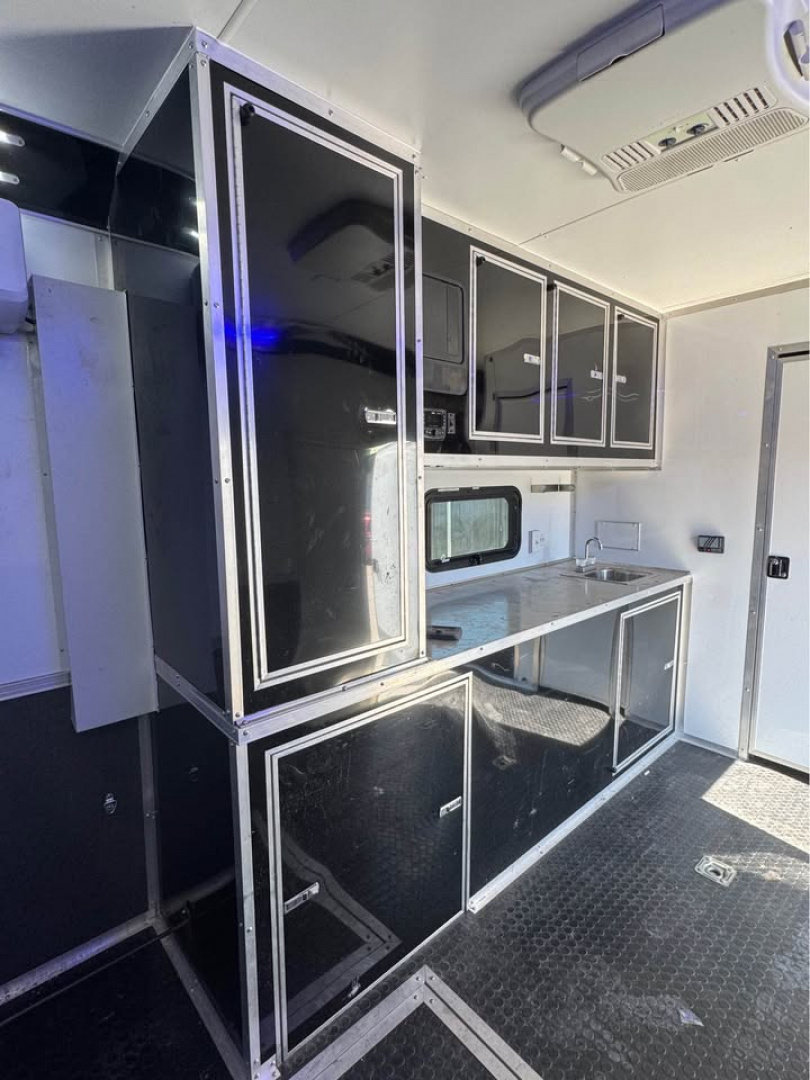 Used USED 2021 Continental Cargo 8.5X48 RACE TRAILER WITH BATHROOM PACKAGE Car / Racing Trailer