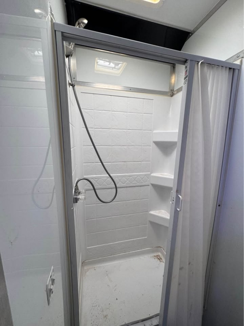 Used USED 2021 Continental Cargo 8.5X48 RACE TRAILER WITH BATHROOM PACKAGE Car / Racing Trailer