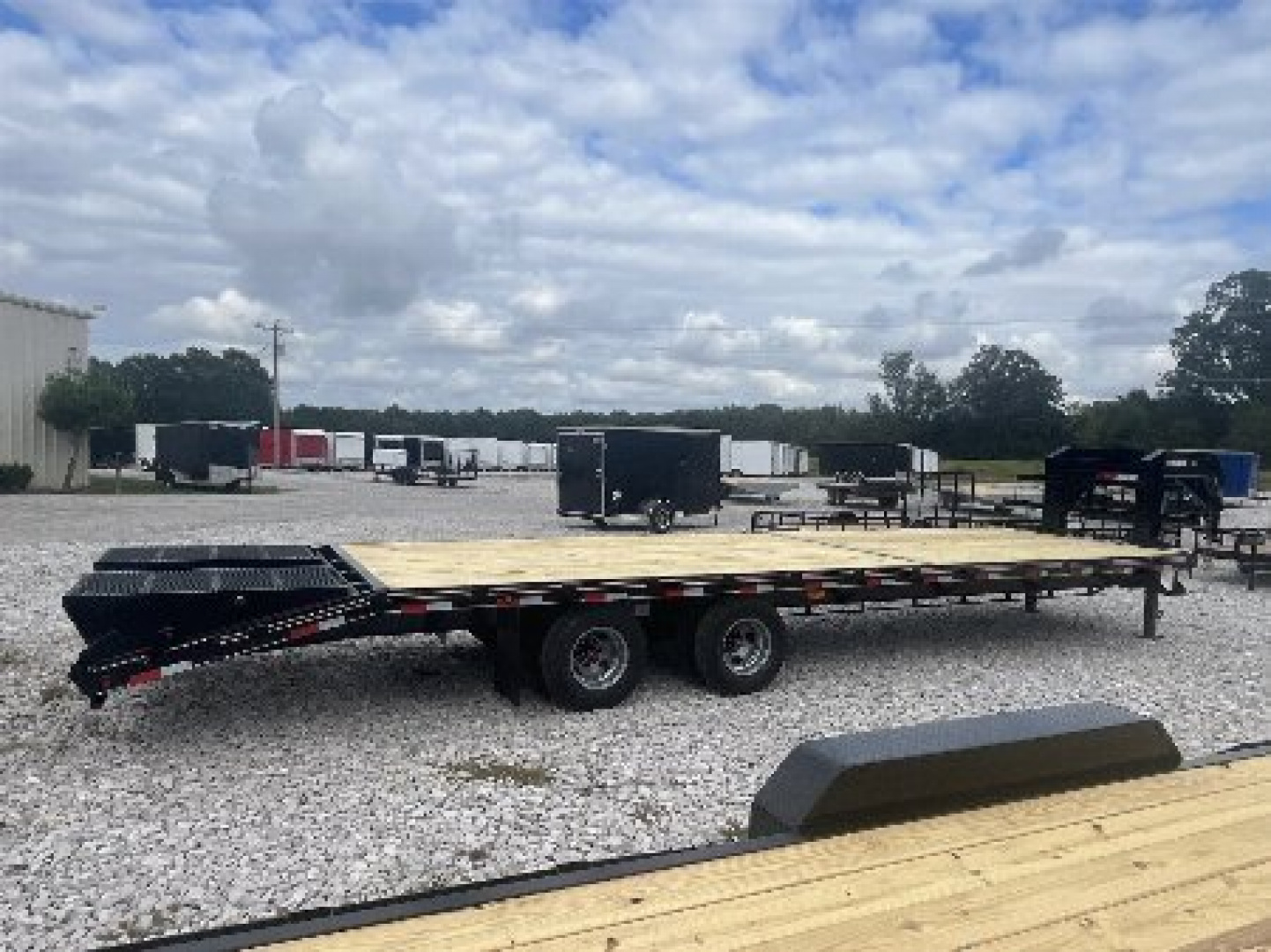 New 2026 Trailblazer 102X27+5 GOOSENECK DECKOVER 20K Gooseneck Bodies