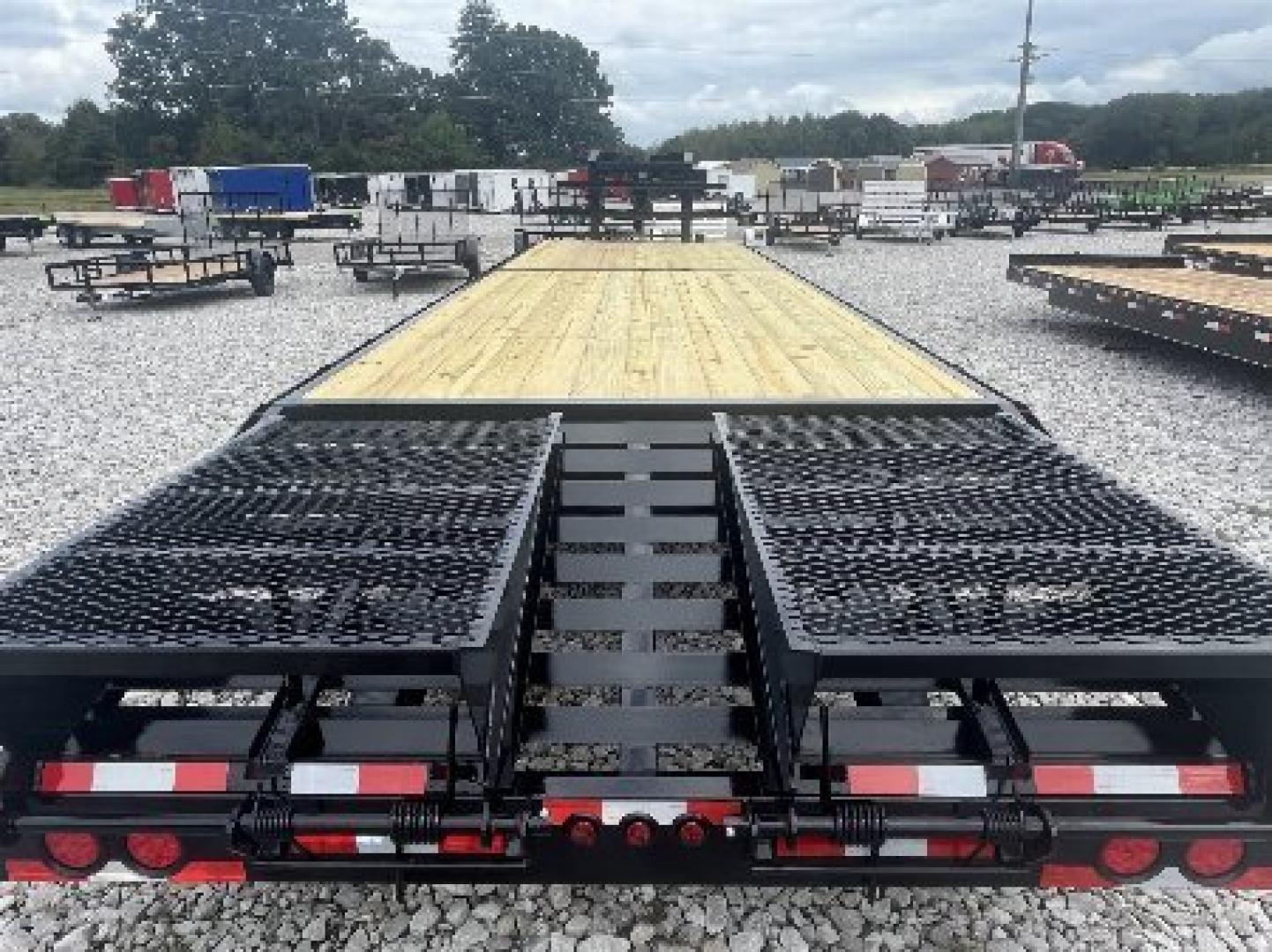 New 2026 Trailblazer 102X27+5 GOOSENECK DECKOVER 20K Gooseneck Bodies