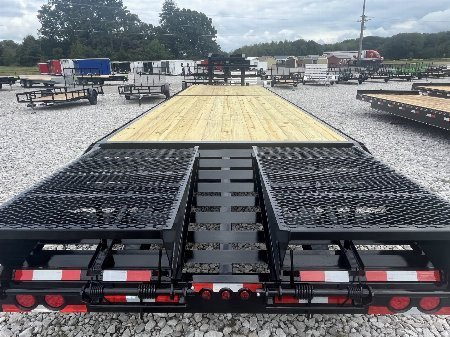 New 2026 Trailblazer 102X27+5 GOOSENECK DECKOVER 20K Gooseneck Bodies