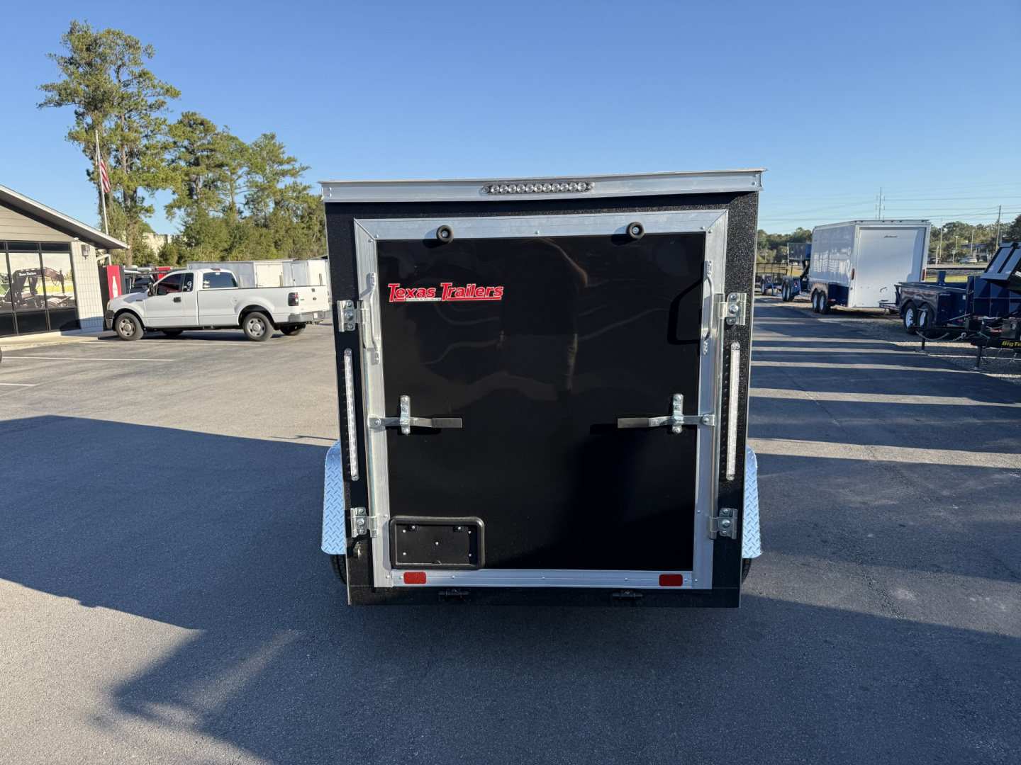 New TX5X8SA TEXAS TRAILERS 5' X 8' CARGO / ENCLOSED TRAILER W/REAR RAMP DOOR & SIDE DOOR