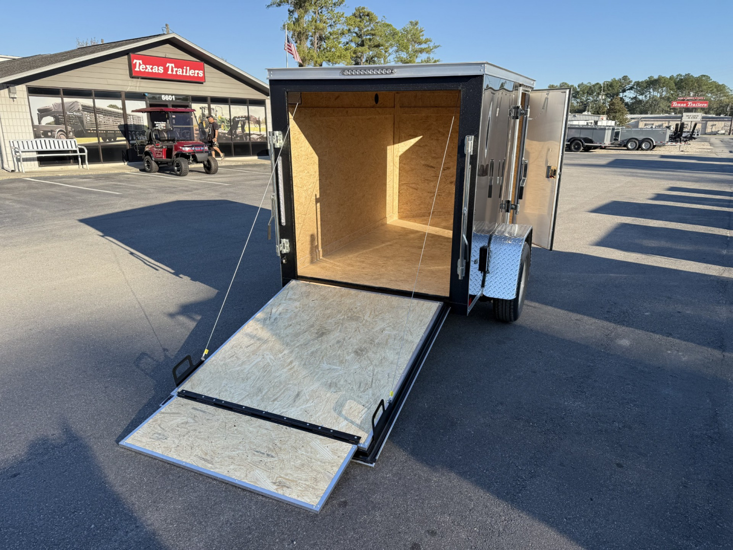 New TX5X8SA TEXAS TRAILERS 5' X 8' CARGO / ENCLOSED TRAILER W/REAR RAMP DOOR & SIDE DOOR