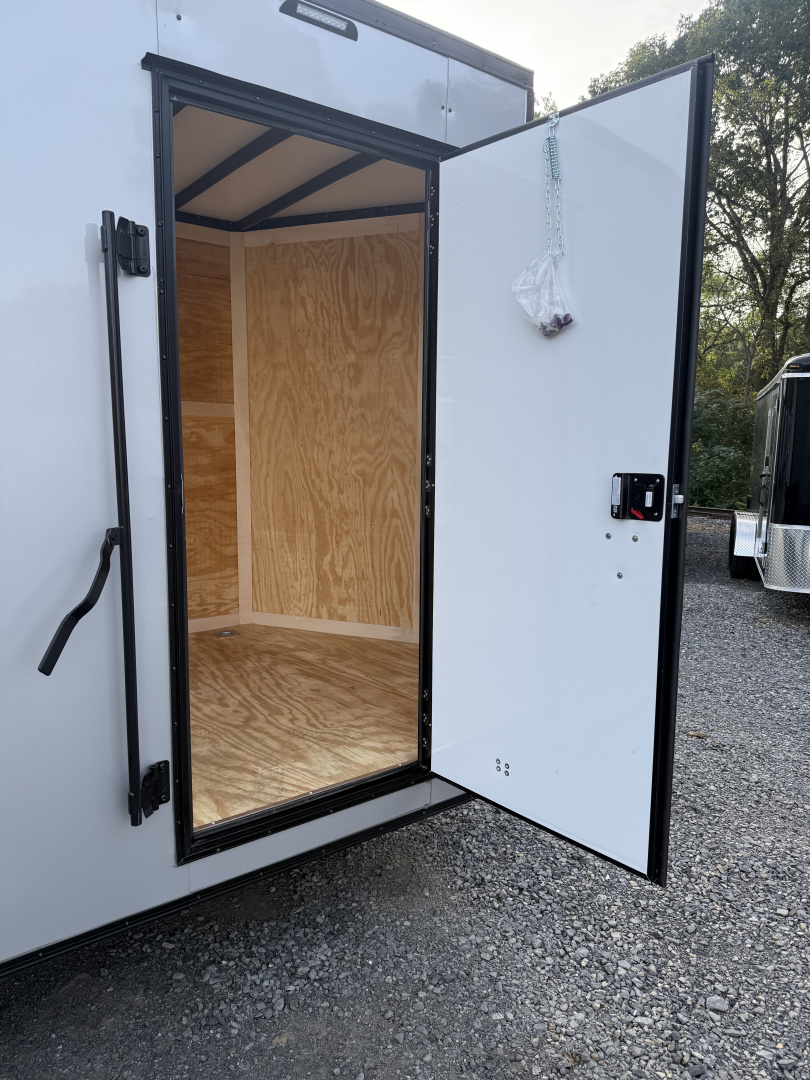 New 2026 Homesteader 7x16IH V-Nose - 7' Interior - SILVER - UTV OPTIONS