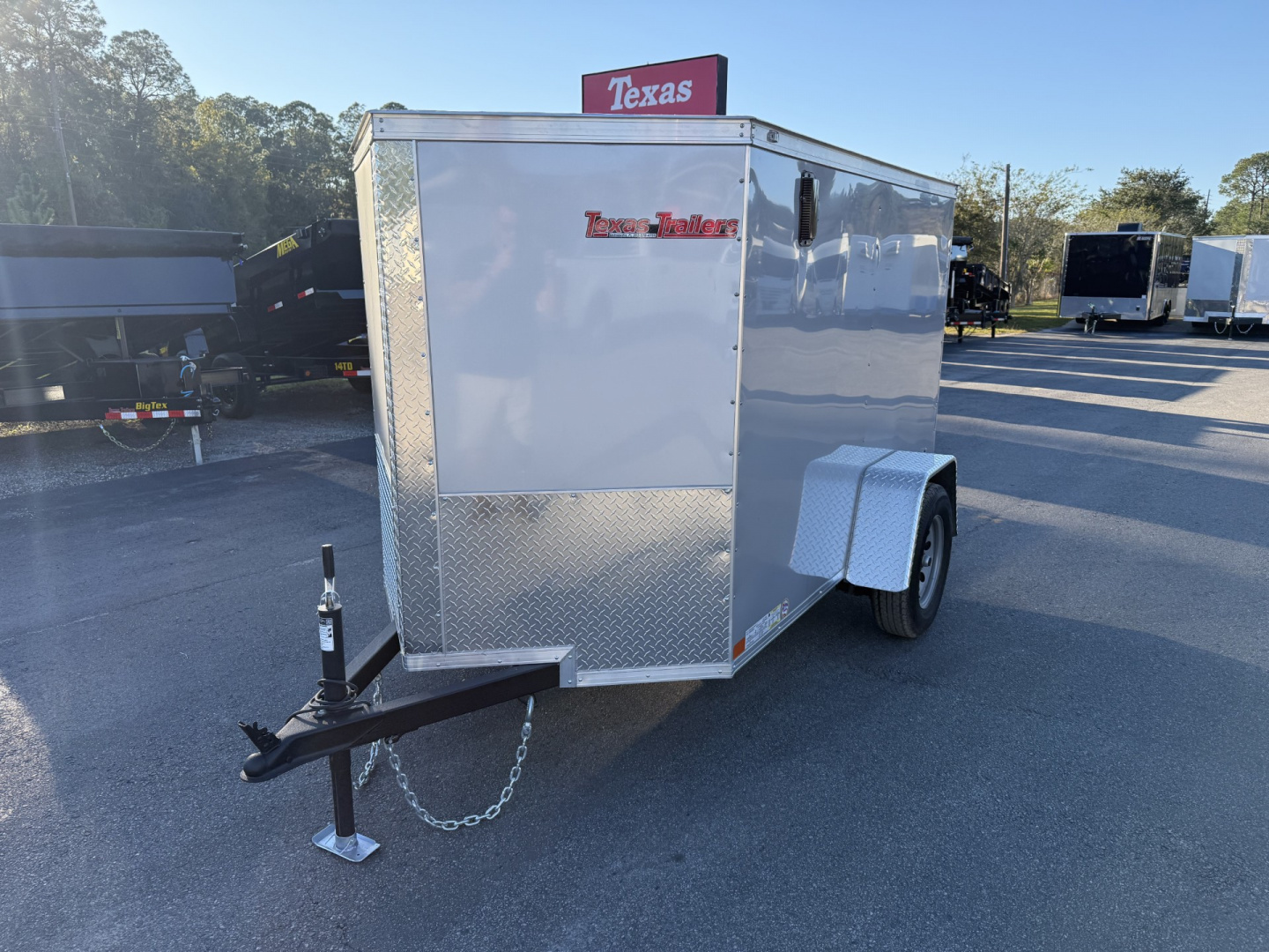 New TX5X8SA TEXAS TRAILERS 5' X 8' CARGO / ENCLOSED TRAILER W/REAR RAMP DOOR