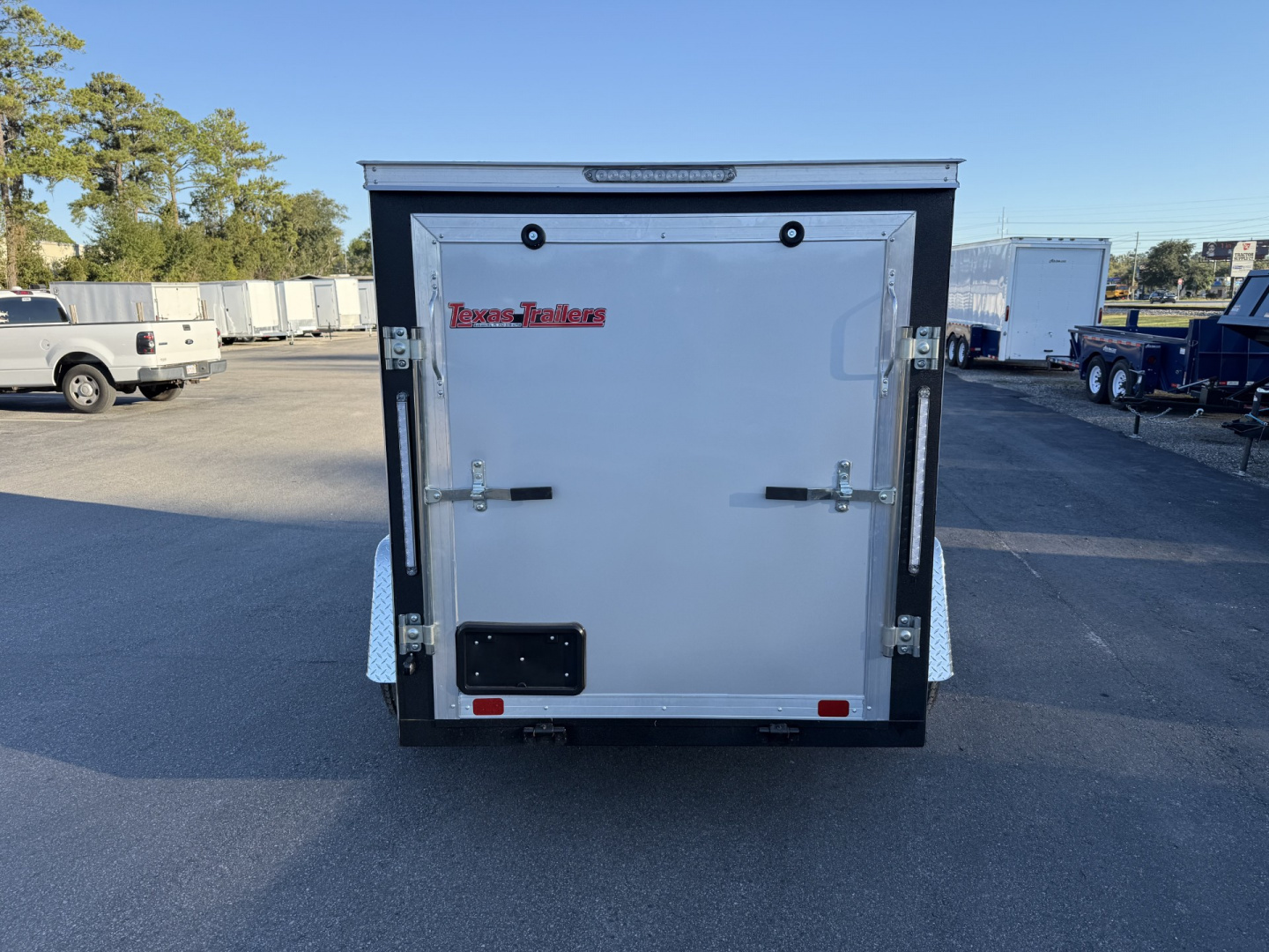 New TX5X8SA TEXAS TRAILERS 5' X 8' CARGO / ENCLOSED TRAILER W/REAR RAMP DOOR