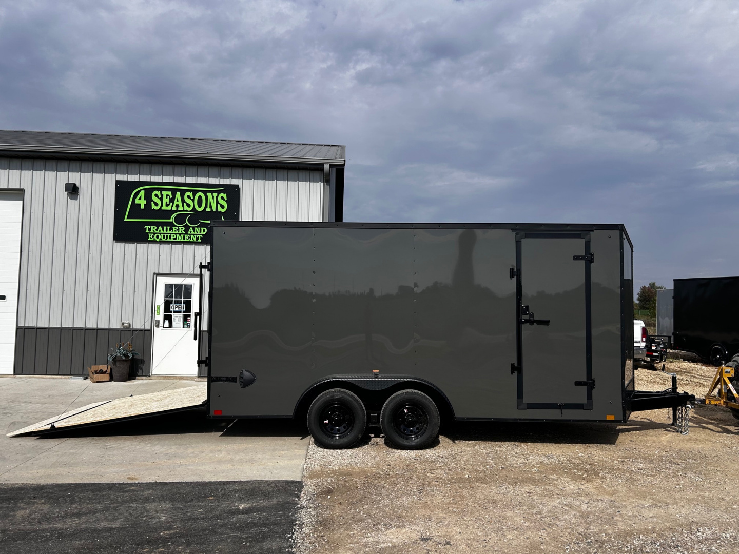 New 2026 Discovery Trailers 7.5x16 Blackout Package .080 exterior skins Cargo / Enclosed Trailer