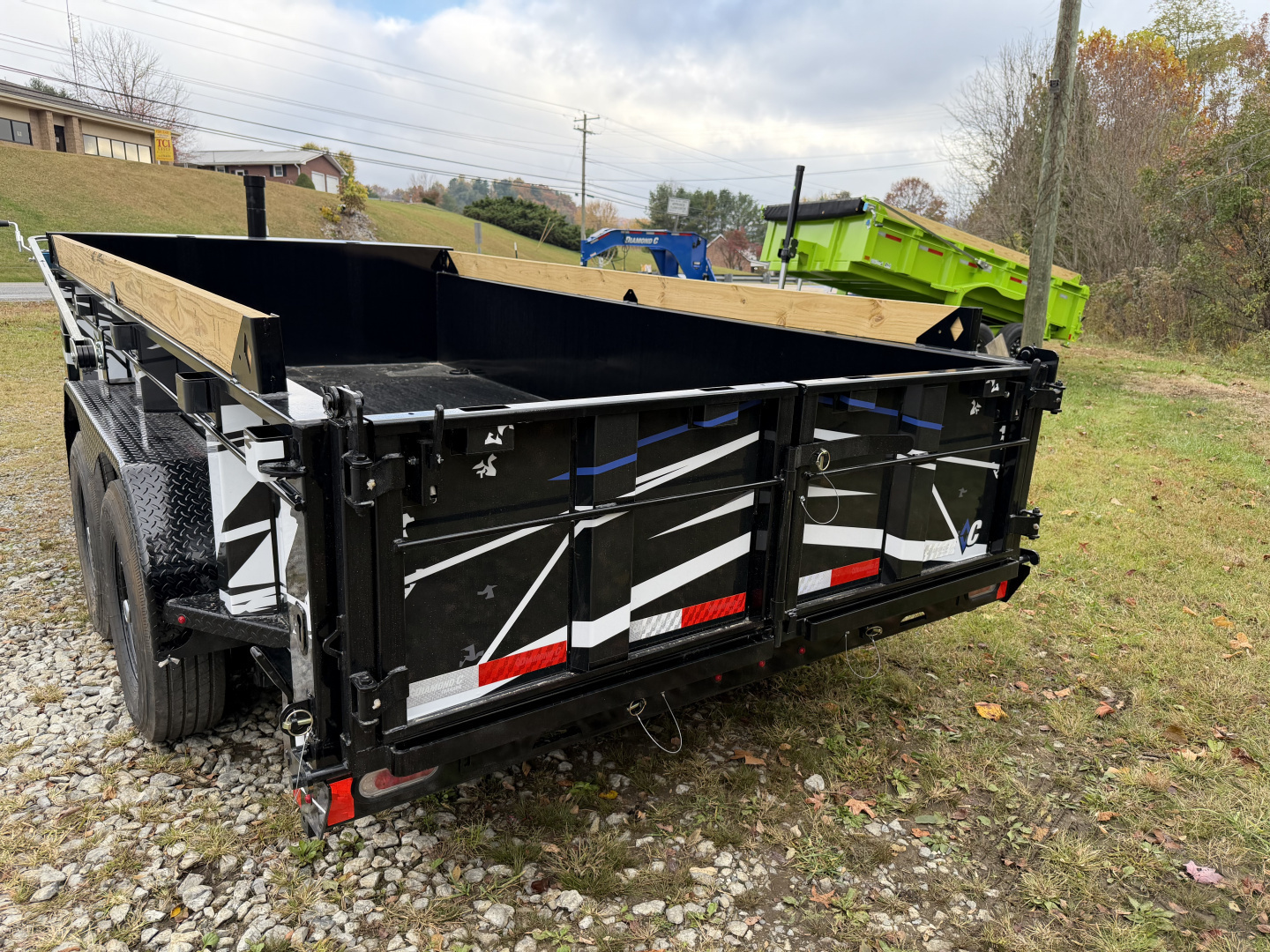 New 2026 Diamond C LPT207 TELESCOPIC DUMP TRAILER 14’ DIRTY GRAPHIX WRAP WIRELESS REMPTE