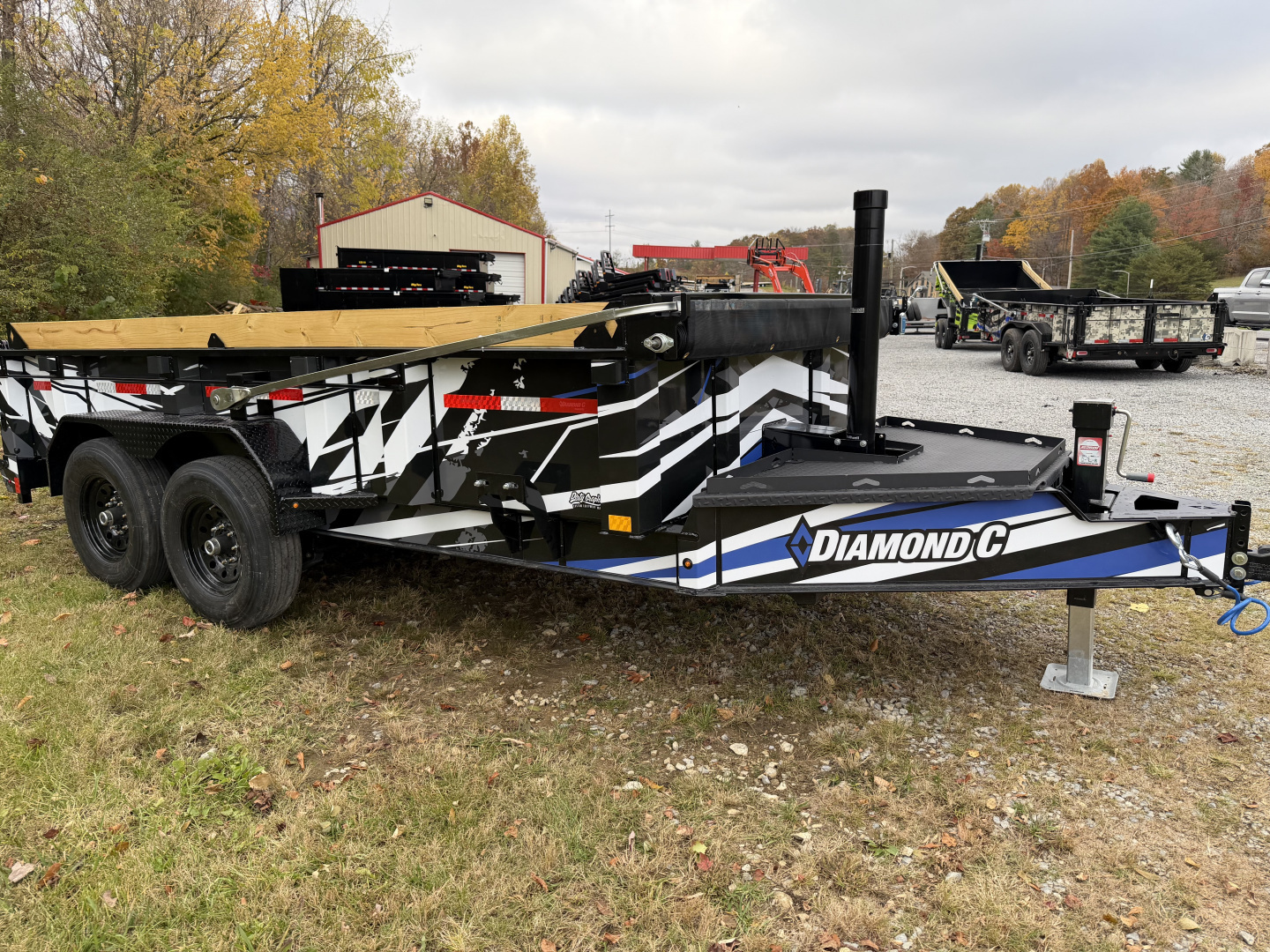 New 2026 Diamond C LPT207 TELESCOPIC DUMP TRAILER 14’ DIRTY GRAPHIX WRAP WIRELESS REMPTE