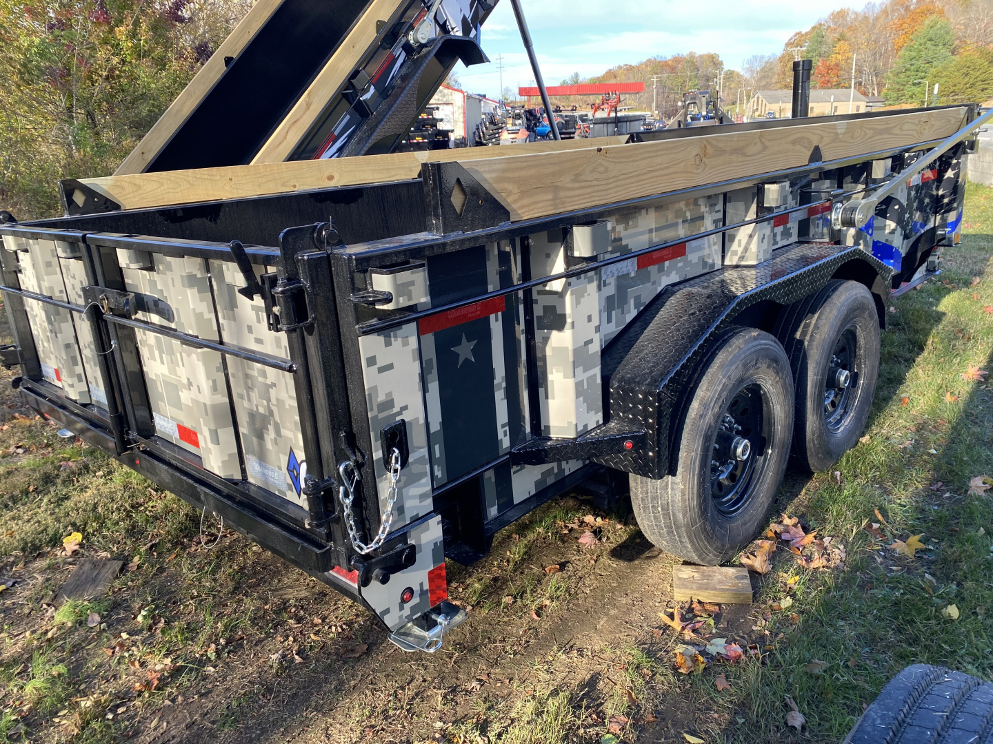 New 2026 Diamond C LPT207 TELESCOPIC DUMP TRAILER 14’ DIRTY GRAPHIX WRAP PACESETTER SPECIAL EDITION