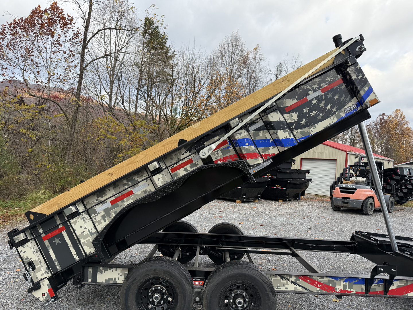 New 2026 Diamond C LPT207 TELESCOPIC DUMP TRAILER 14’ DIRTY GRAPHIX WRAP PACESETTER SPECIAL EDITION