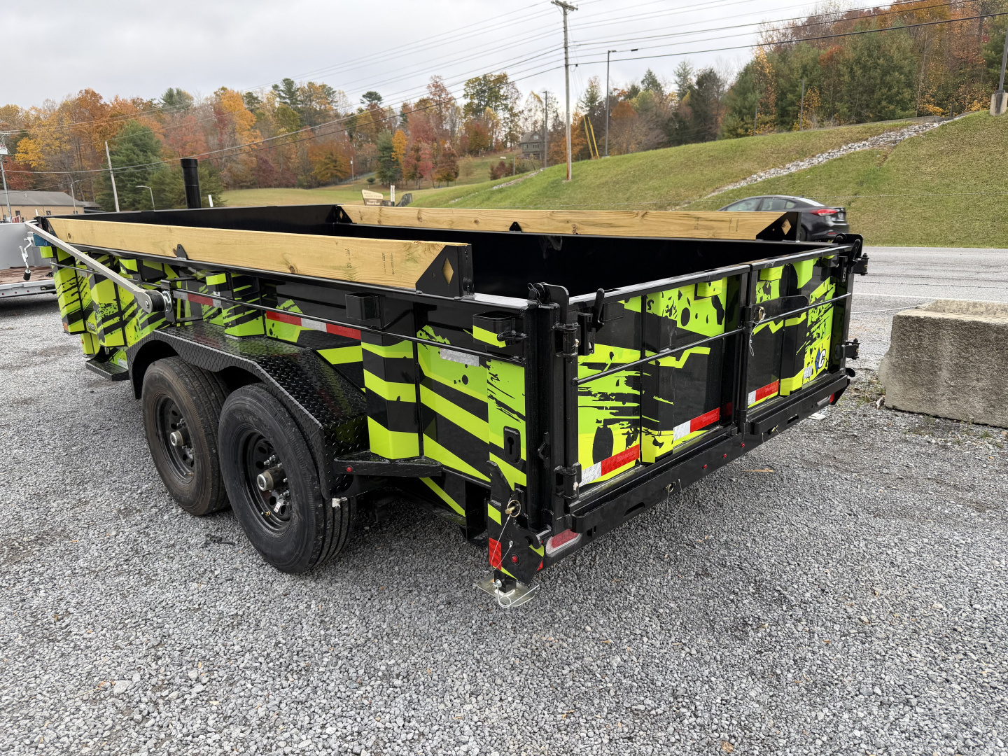 New 2026 Diamond C LPT207 TELESCOPIC DUMP TRAILER 14’ PACESETTER SPECIAL 40 YEAR DIRTY GRAPHIX WRAP