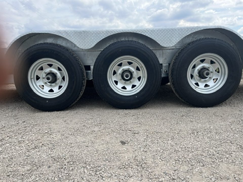 New 2026 Canada Trailers 24 ft Galvanized Triple Axle Equipment Trailer