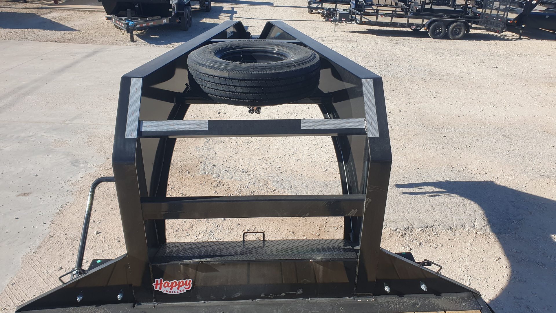 New 2026 PJ 102"x40' GN Low-Pro Flatbed w/ Duals - LD