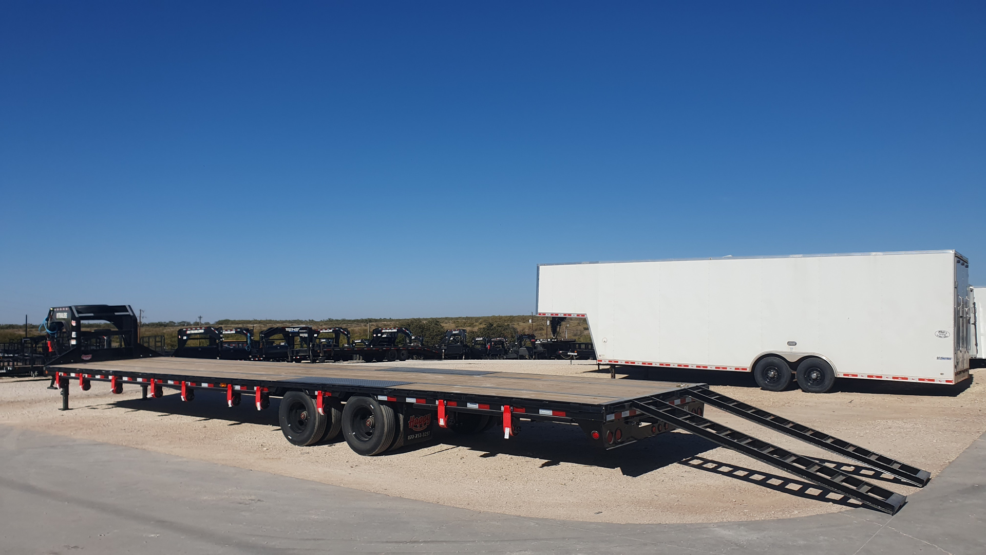 New 2026 PJ 102"x40' GN Low-Pro Flatbed w/ Duals - LD