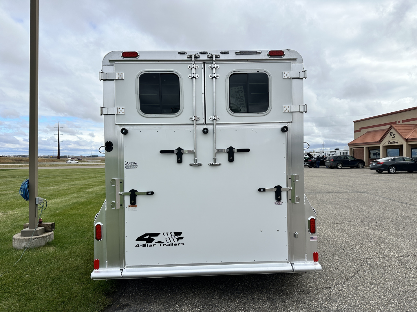 New 2026 4-Star Trailers 2H BP Straight Load Horse Trailer