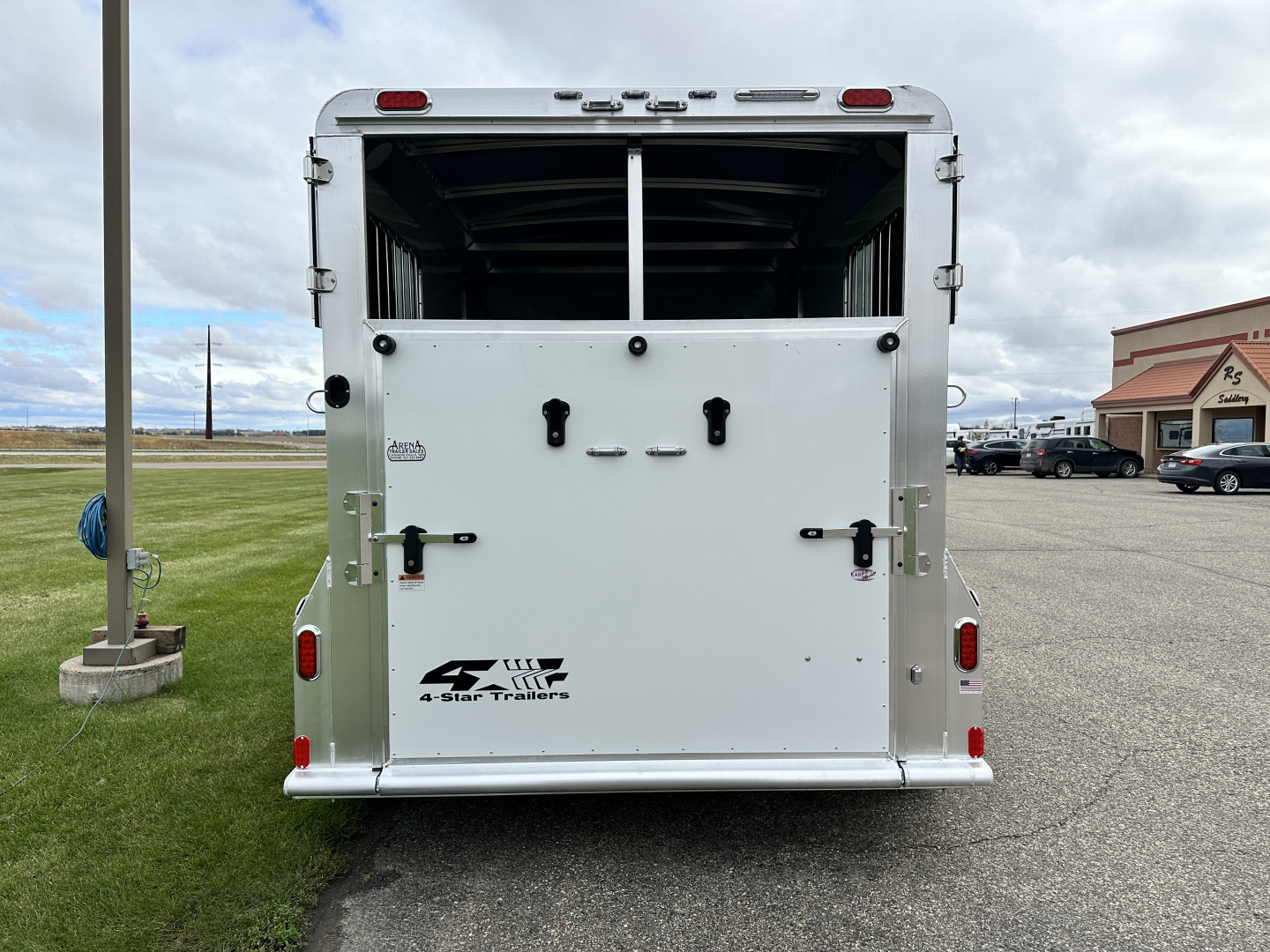 New 2026 4-Star Trailers 2H BP Straight Load Horse Trailer