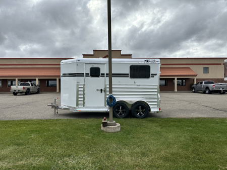 New 2026 4-Star Trailers 2H BP Straight Load Horse Trailer