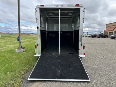 New 2026 4-Star Trailers 2H BP Straight Load Horse Trailer