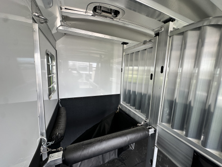 New 2026 4-Star Trailers 2H BP Straight Load Horse Trailer