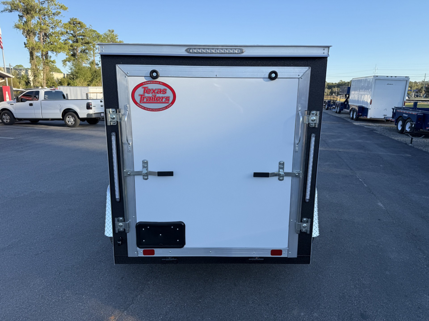 New TX5X8SA TEXAS TRAILERS 5' X 8' CARGO / ENCLOSED TRAILER W/REAR RAMP DOOR & SIDE DOOR