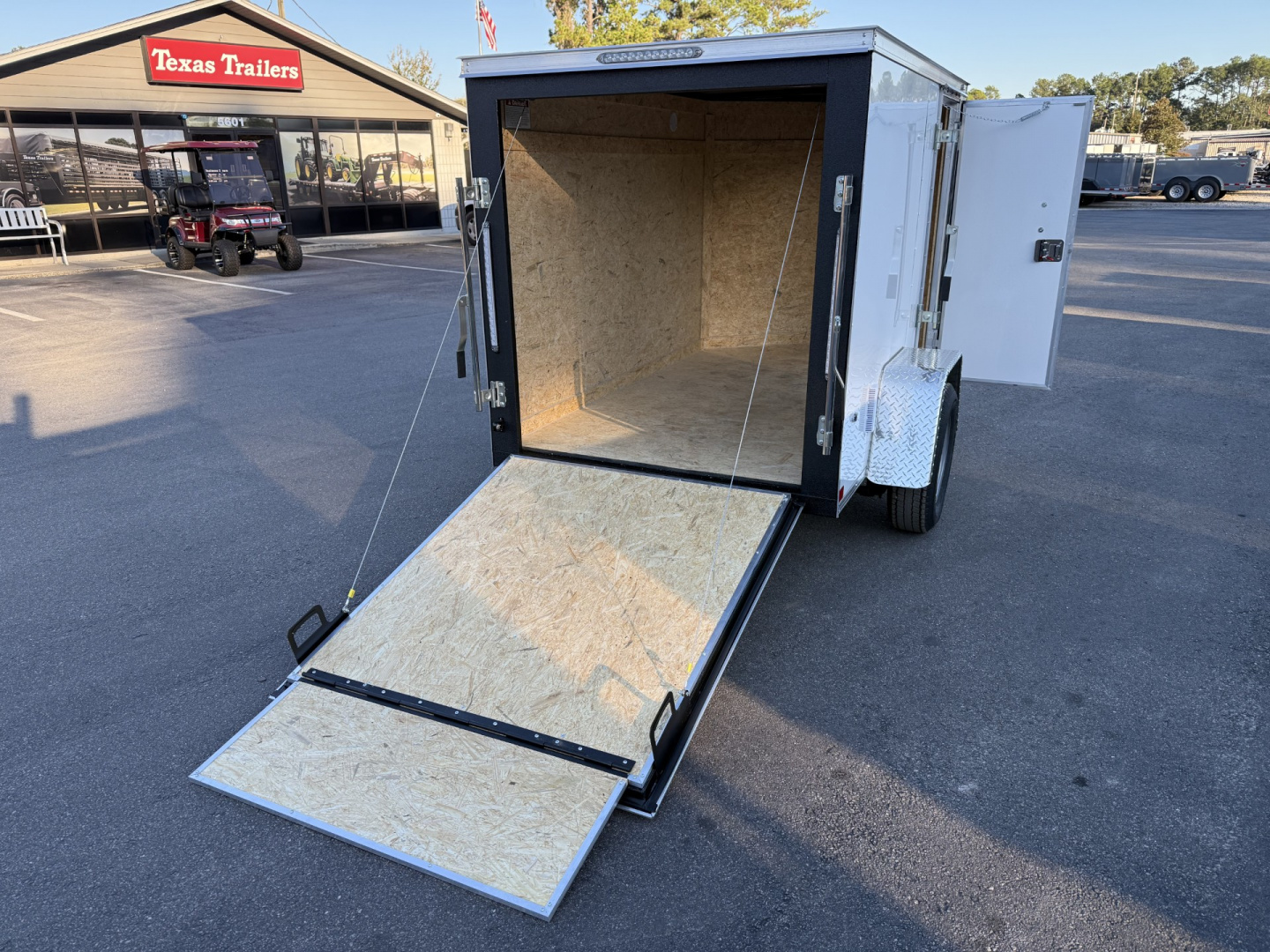 New TX5X8SA TEXAS TRAILERS 5' X 8' CARGO / ENCLOSED TRAILER W/REAR RAMP DOOR & SIDE DOOR