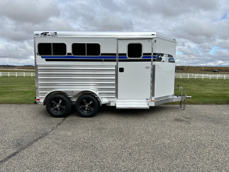 New 2026 4-Star Trailers 2H BP Slant Horse Trailer