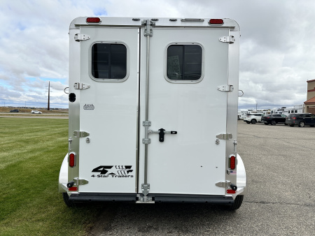 New 2026 4-Star Trailers 2H BP Slant Horse Trailer