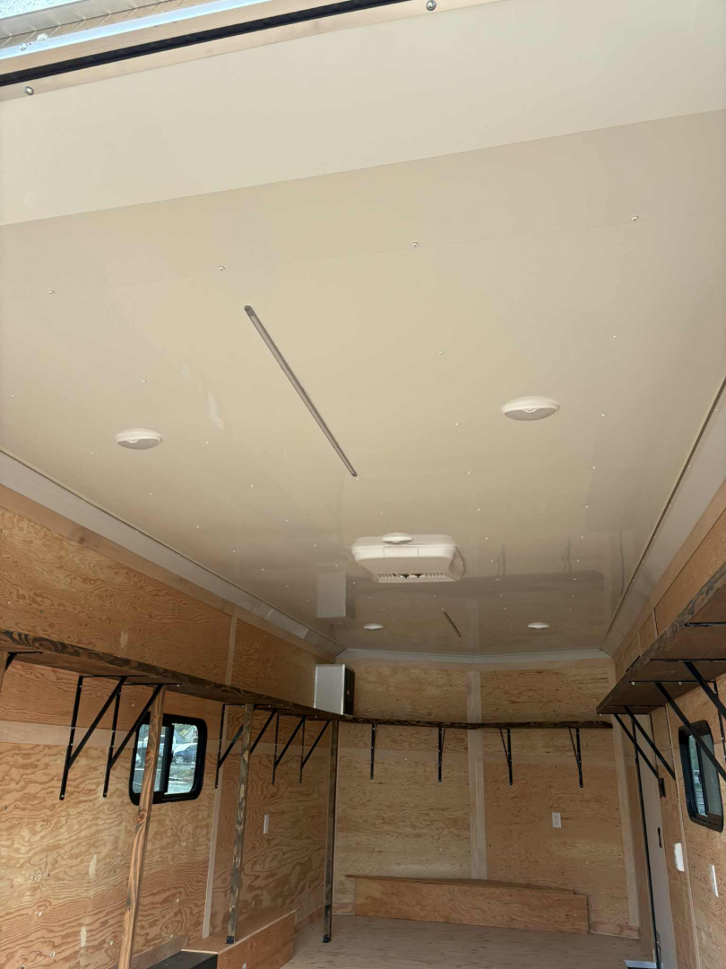 New USED 2025 CUSTOM CONSIGNMENT Continental Cargo VHW8520TA2 AIR CONDITIONER CAMPING TRAILER