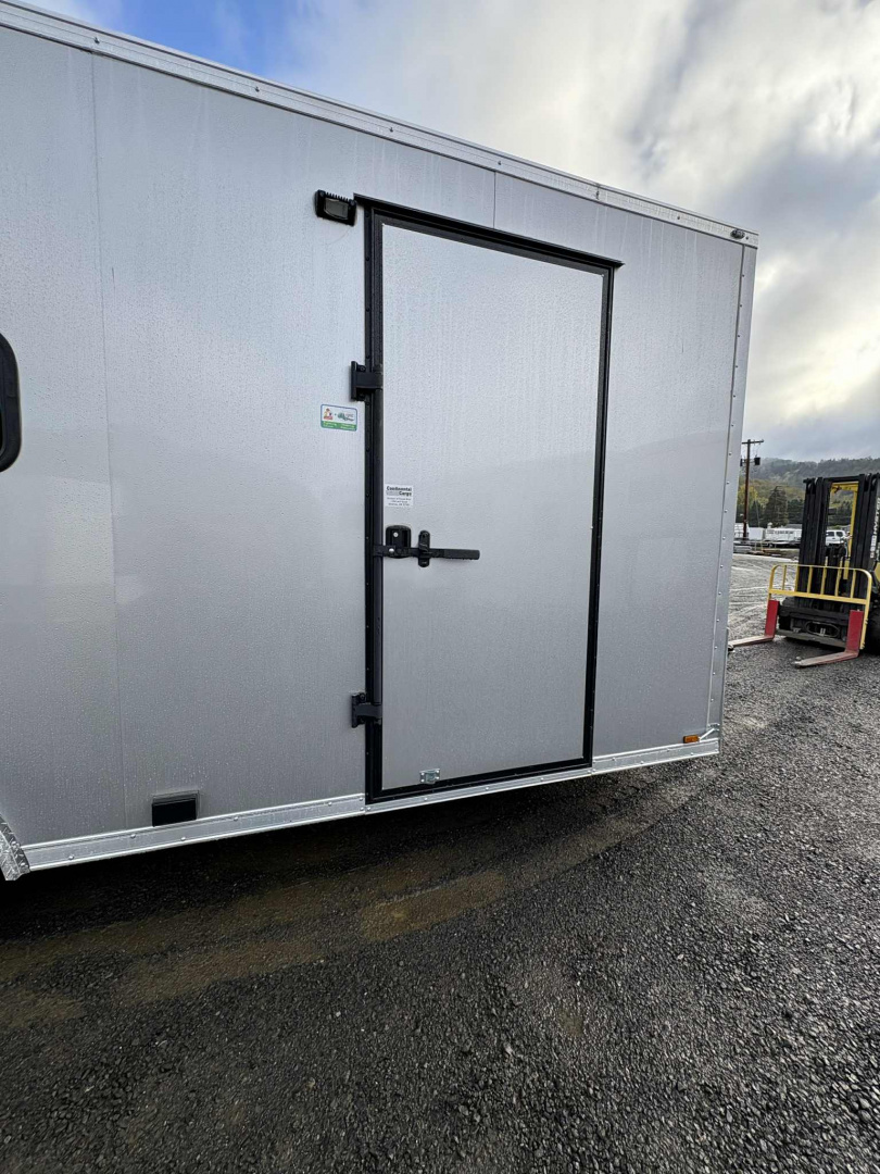 New USED 2025 CUSTOM CONSIGNMENT Continental Cargo VHW8520TA2 AIR CONDITIONER CAMPING TRAILER