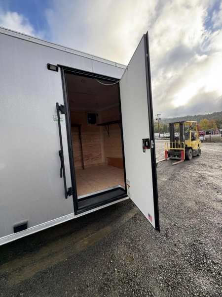 New USED 2025 CUSTOM CONSIGNMENT Continental Cargo VHW8520TA2 AIR CONDITIONER CAMPING TRAILER